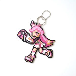 Amy Grand Chase Tam G Pixel Art Chaveiro Pin Brinco Colar Adesivo ou Ímã